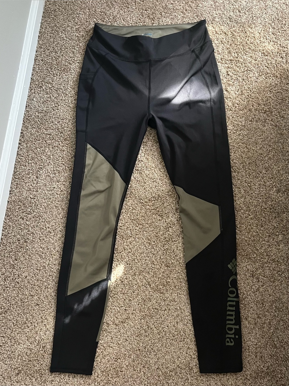 Columbia Black Leggings with Olive Interior Panels